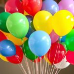 Букеты из гелиевых шаров: простая радость и работающая магия