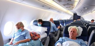 На крыльях заботы: как перевозят лежачих больных в самолёте — от подготовки до посадки