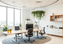 Офис, где хочется работать: практичный и живой дизайн Офис, где хочется работать: практичный и живой дизайн
